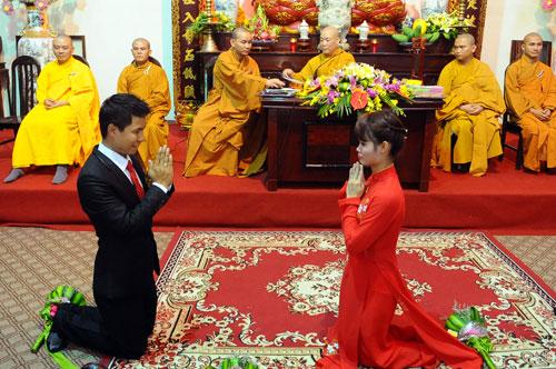 Bồ Tát Và Kẻ Ngoại Tình