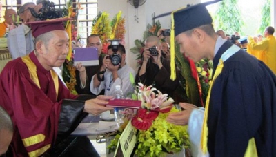 Trao Bằng Cử Nhân Phật Học Cho Các Tăng, Ni Sinh Tại Huế 