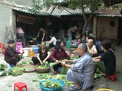 Chùa Diên Quang - Ấm Lòng Cơm Từ Thiện Cho Bệnh Nhân Nghèo 