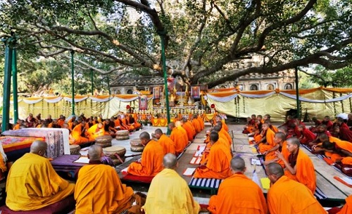 Hàng Ngàn Nhà Sư Tham Dự Lễ Tụng Tam Tang Kinh Quốc Tế Tại Bồ Đề Đạo Tràng 
