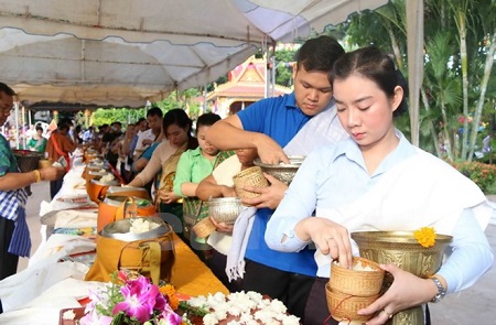 Lễ Mãn Chay Okphansa Trong Tâm Linh Phật Giáo Ở Lào