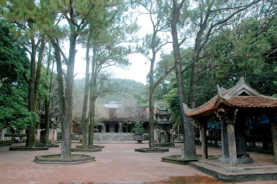 Về Chùa Côn Sơn Nhớ Anh Hùng Dân Tộc Nguyễn Trãi