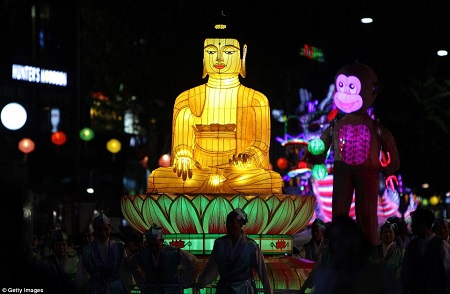 Vẻ Đẹp Ngày Phật Đản Ở Hàn Quốc – Lễ Hội Đèn Lồng, Kỳ Quan Văn Hóa Phi Phật Thể Của UNESCO