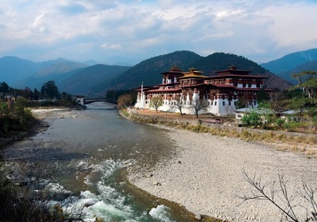 Bhutan - Hạnh Phúc Trong Cánh Cửa Mở Hé
