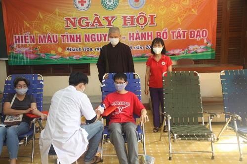 Phật Giáo Khánh Hòa Tổ Chức Hiến Máu Nhân Đạo Tại Chùa Long Sơn Nha Trang