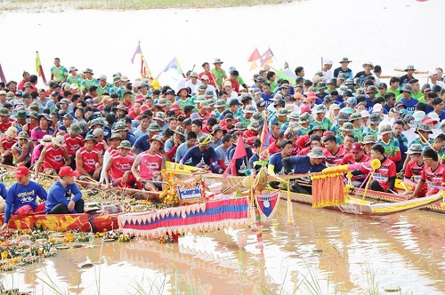 Lào:  Lễ Hội Đầy Sắc Màu Đón Mừng Kết Khóa An Cư Kiết Hạ