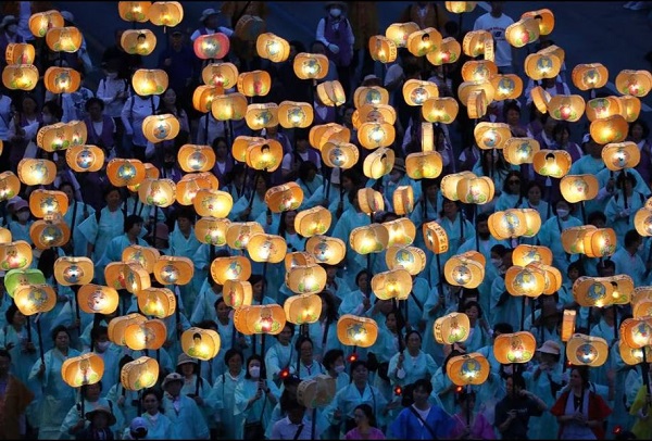 Hàn Quốc: 50 Ngàn Phật Tử Tham Dự Lễ Hội Diễu Hành Đèn Lồng Mừng Phật Đản Sanh