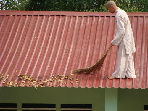 Thiên Thần Quét Lá