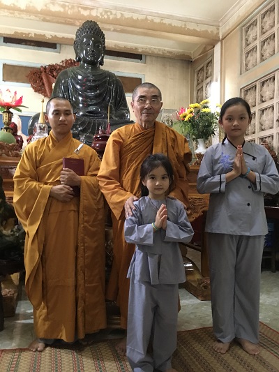 Những Oai Nghi Cần Thiết Của Người Phật Tử
