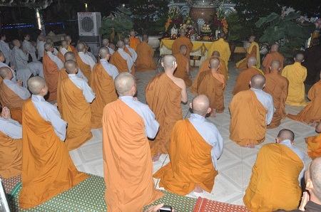 Chùm Ảnh: Thành Kính Khóa Lễ Lạy Ngũ Bách Danh Vía Đức Quán Thế Âm Thành Đạo Tại Quan Âm Tu Viện Biên Hòa